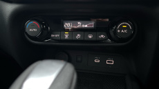 Nissan Juke 1.0 DiG-T N-Connecta 5dr DCT Petrol Hatchback